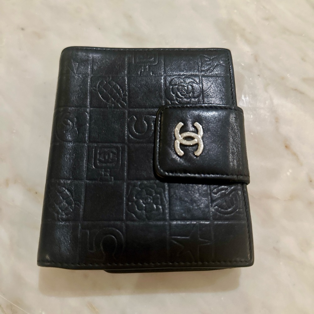 CHANEL Black Embossed Leather Card Holder